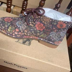 Flower hush puppies size 6
